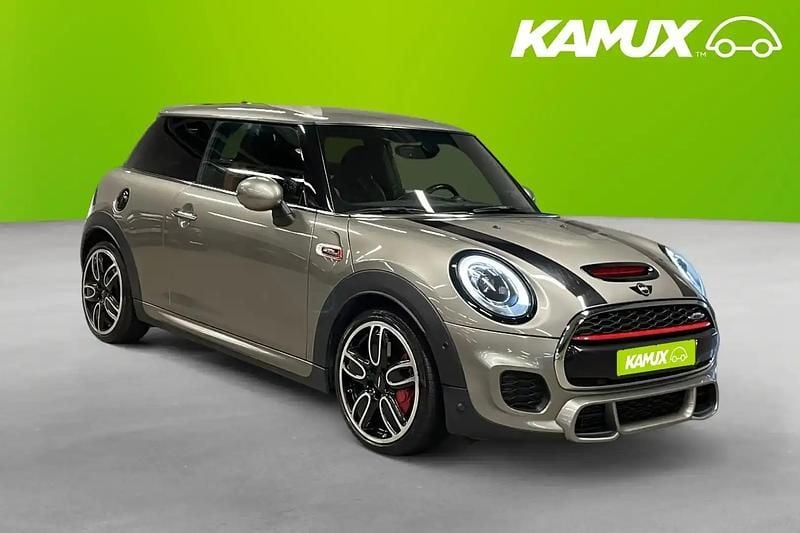 Hopea / harmaa Käytetty 2019 Mini Cooper Viistoperä | 31 900 € - Kuva 1/4