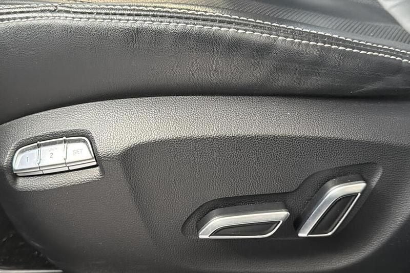 Käytetty MG Marvel R Performance 211 kW (288 HP) 2022 Musta Katumaasturi