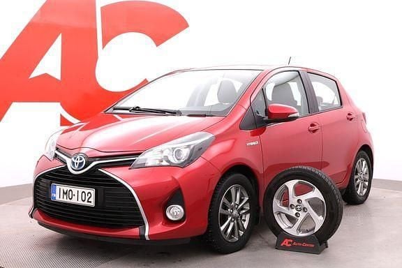Käytetty Toyota Yaris Active 72 HP (52 kW) 2016 Punainen Viistoperä