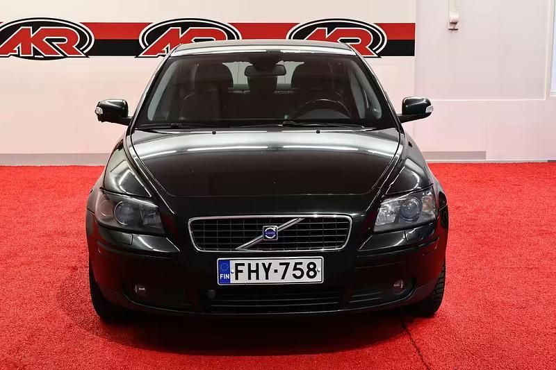 Käytetty Volvo S40 140 HP (102 kW) 2006 Musta Sedan