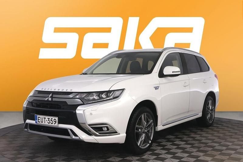 Käytetty Mitsubishi Outlander P-HEV Instyle 135 HP (99 kW) 2019 Katumaasturi