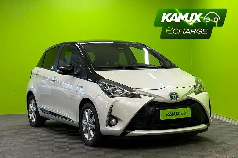 Valkoinen Käytetty 2018 Toyota Yaris Hybrid Style Sedan | 14 890 € (Hyvä tarjous) - Kuva 1/4