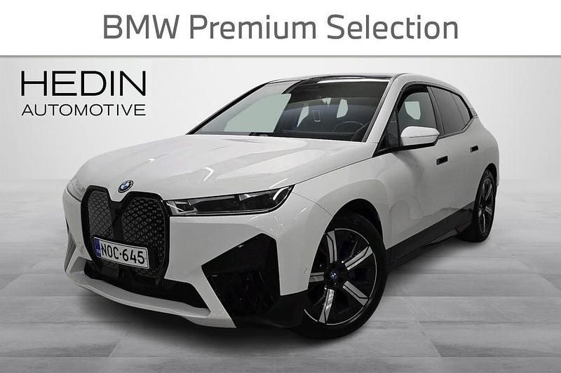 Valkoinen Käytetty 2022 BMW iX Sport Line Katumaasturi | 44 500 € (Hyvä tarjous) - Kuva 1/4
