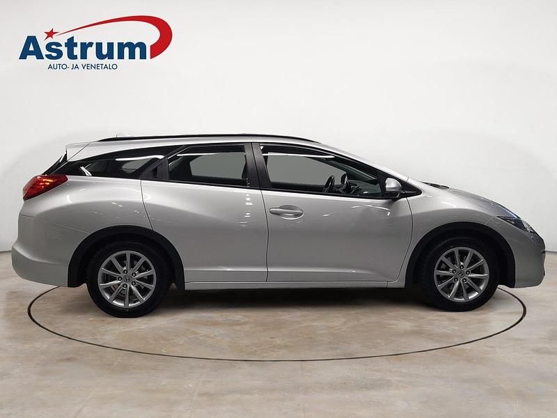 Käytetty Honda Civic 141 HP (103 kW) 2016 Harmaa Farmari