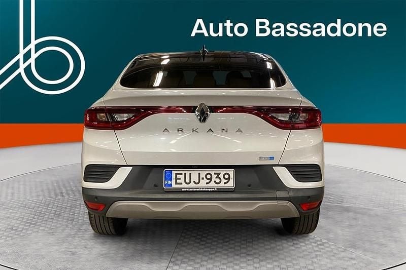 Käytetty Renault Arkana Intens 143 HP (105 kW) 2023 Katumaasturi