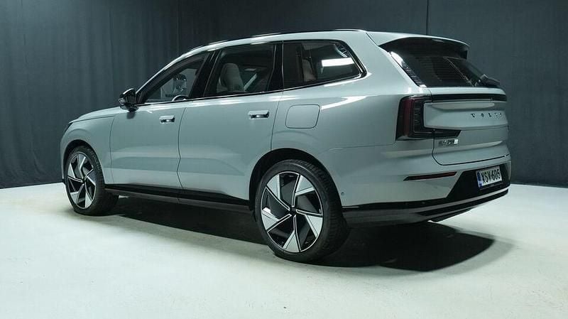 Uusi Volvo EX90 Performance 380 kW (517 HP) 2025 Katumaasturi