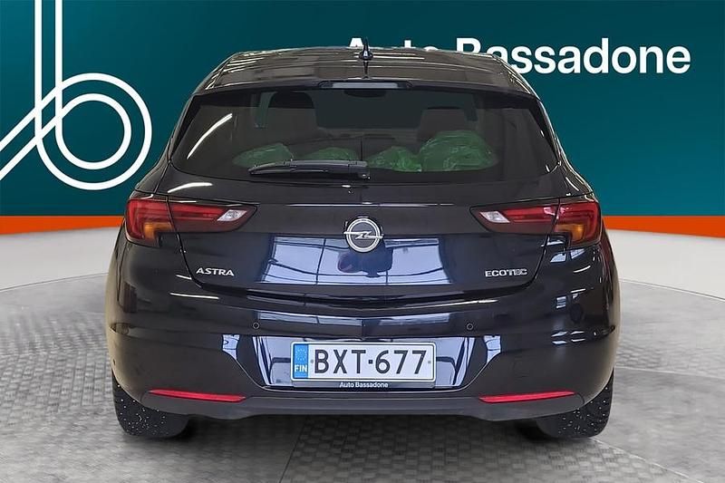Käytetty Opel Astra Innovation 105 HP (77 kW) 2019 Viistoperä