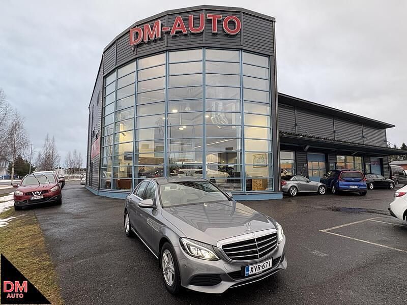Harmaa Käytetty 2015 Mercedes C220 Business Sedan | 13 350 € (Perustarjous) - Kuva 1/4