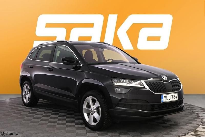 Käytetty Skoda Karoq Business Line 150 HP (110 kW) 2022 Katumaasturi