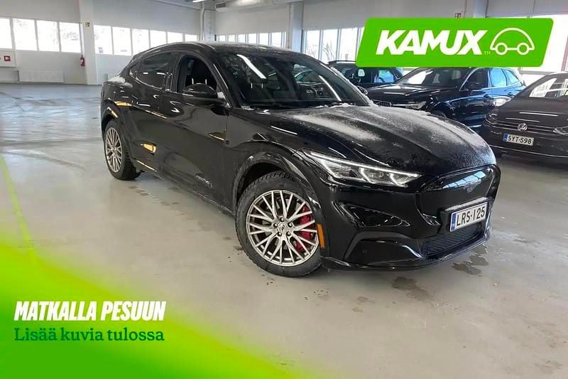 Käytetty Ford Mustang Mach-E Premium 258 kW (351 HP) 2022 Musta Katumaasturi