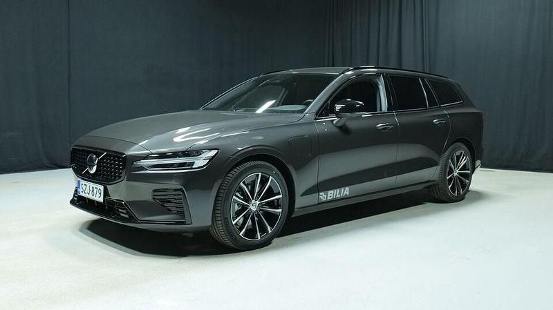 Käytetty 2025 Volvo V60 Plus Farmari | 48 800 € (Kallis) - Kuva 1/3
