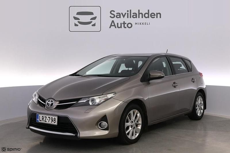 Ruskea Käytetty 2013 Toyota Auris Active Viistoperä | 8 890 € (Perustarjous) - Kuva 1/4