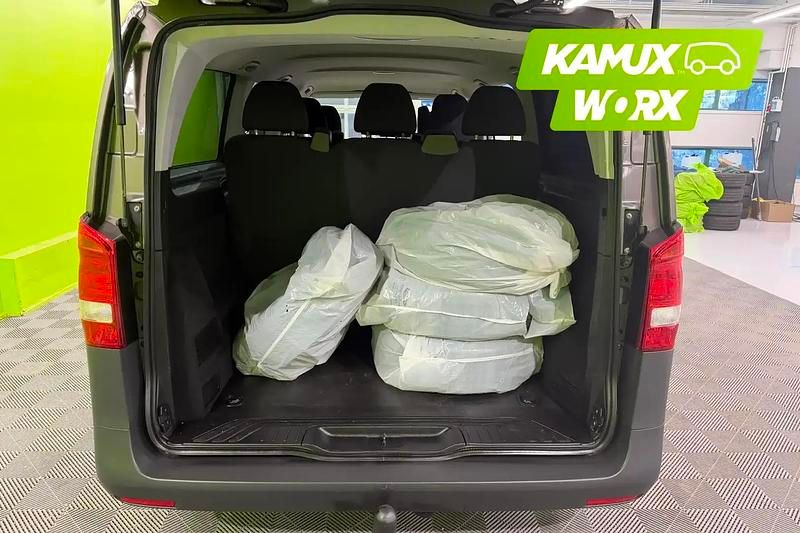 Käytetty Mercedes Vito 163 HP (119 kW) 2017 Hopea / harmaa Van