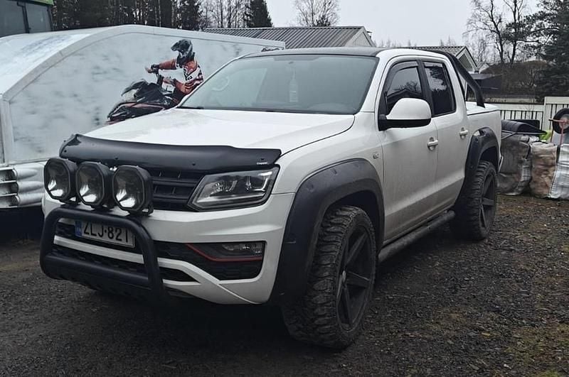 Käytetty VW Amarok Highline 224 HP (164 kW) 2017 Nouto