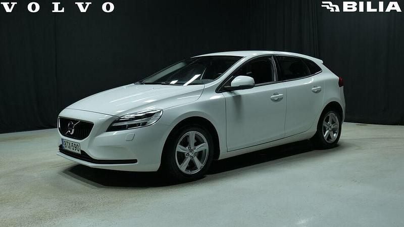 Valkoinen Käytetty 2017 Volvo V40 Business Edition Viistoperä | 17 800 € (Perustarjous) - Kuva 1/3