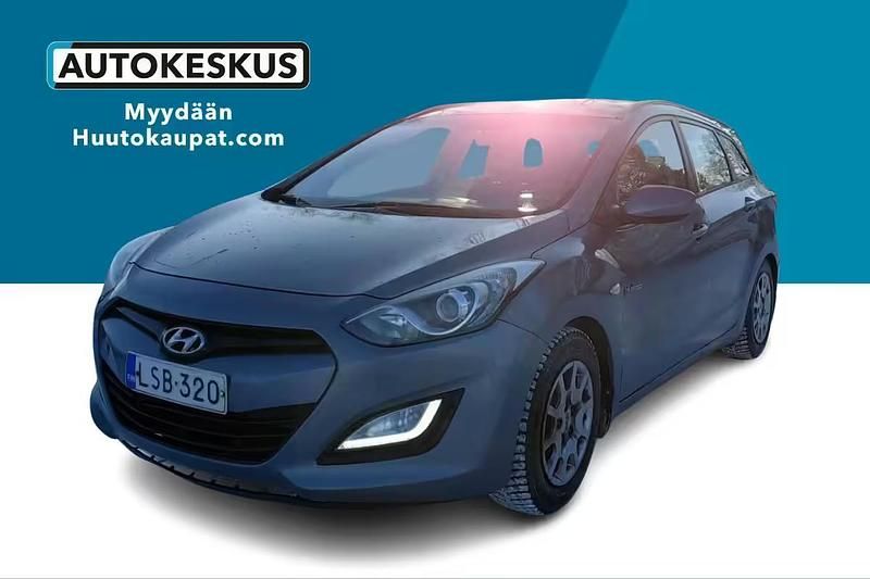 Käytetty Hyundai i30 Classic 99 HP (72 kW) 2013 Harmaa Farmari