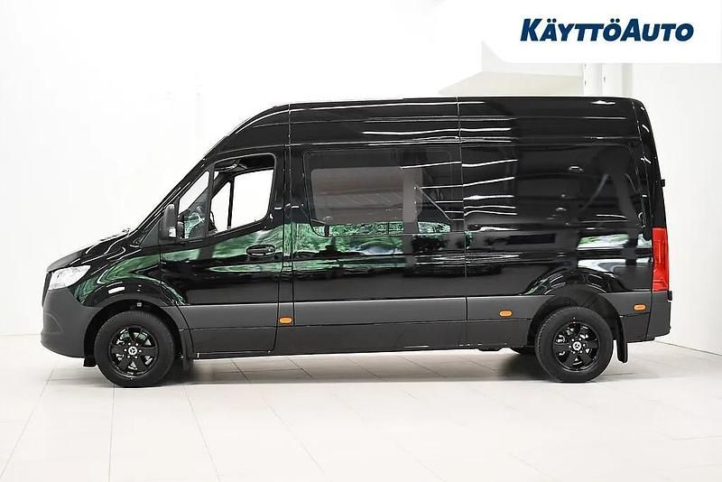 Käytetty Mercedes Sprinter 155 HP (114 kW) 2023 Musta Van
