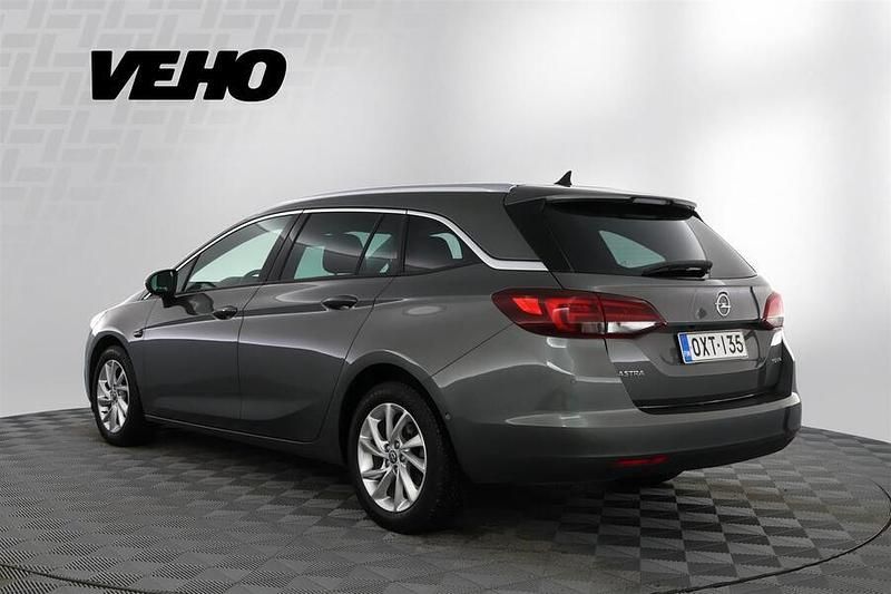 Käytetty Opel Astra Innovation 150 HP (110 kW) 2019 Harmaa Farmari