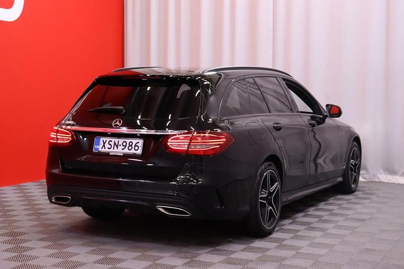 Käytetty Mercedes C300e Business 320 HP (235 kW) 2021 Farmari