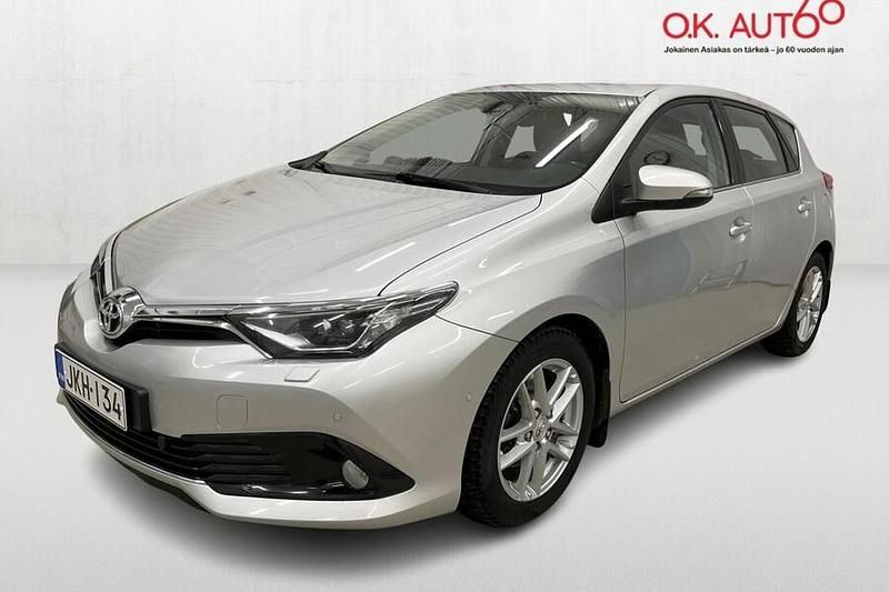 Käytetty 2017 Toyota Auris Active Viistoperä | 10 900 € - Kuva 1/4