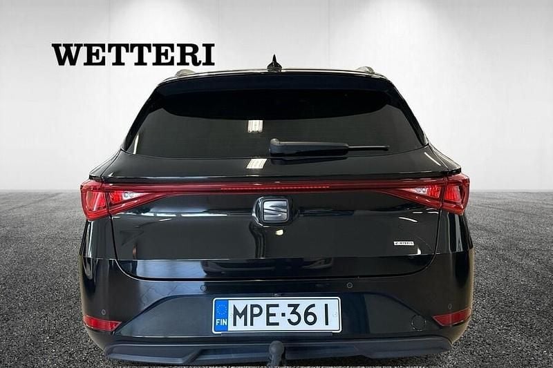 Käytetty Seat Leon FR 204 HP (150 kW) 2023 Musta Viistoperä