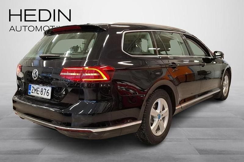 Käytetty VW Passat Highline 120 HP (88 kW) 2018 Musta Farmari