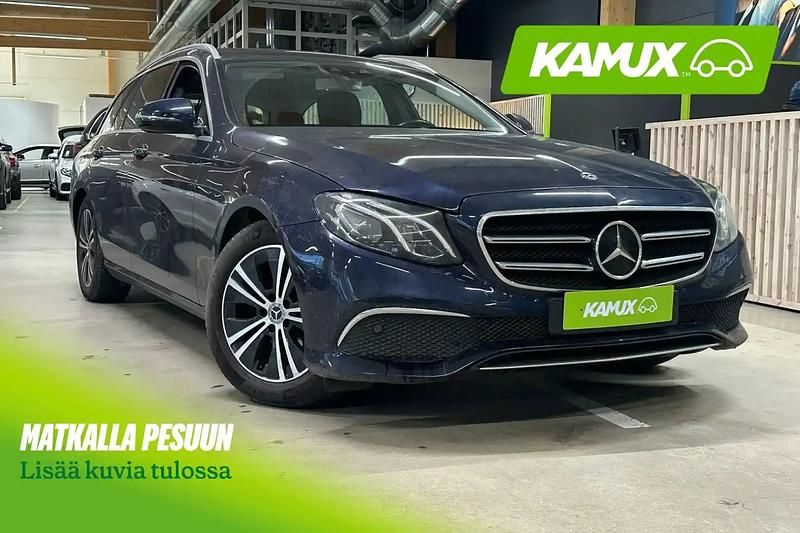 Sininen Käytetty 2020 Mercedes E220 Avantgarde Farmari | 27 790 € (Perustarjous) - Kuva 1/4