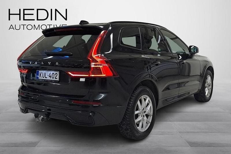 Käytetty Volvo XC60 Business Edition 340 HP (250 kW) 2022 Musta Katumaasturi