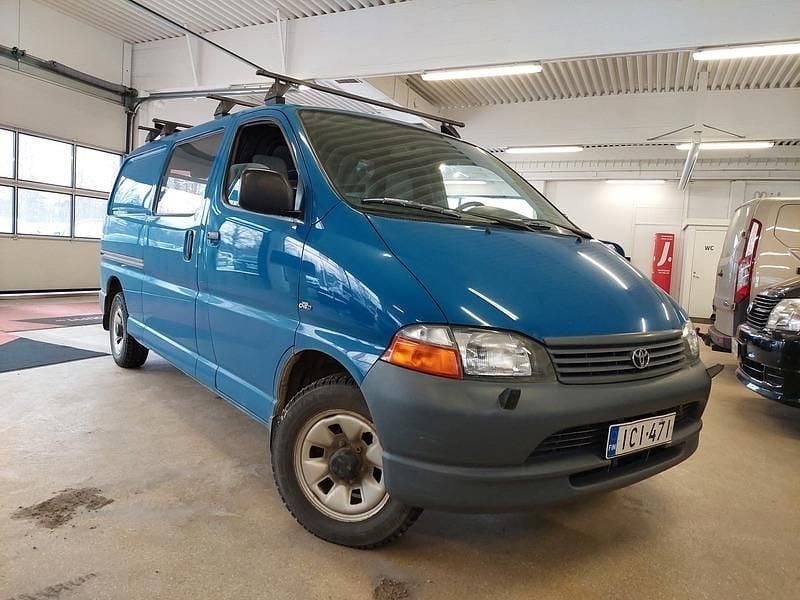 Käytetty Toyota HiAce 88 HP (64 kW) 2004 Tila-auto