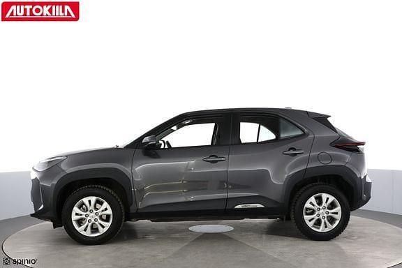 Käytetty Toyota Yaris Cross Active 116 HP (85 kW) 2024 Harmaa Katumaasturi