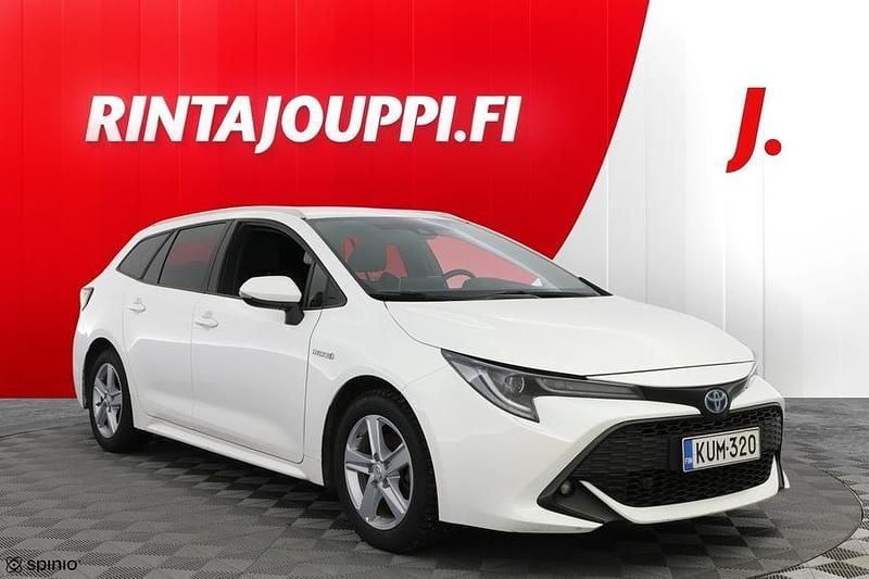 Valkoinen Käytetty 2021 Toyota Corolla Active Farmari | 18 700 € (Perustarjous) - Kuva 1/3