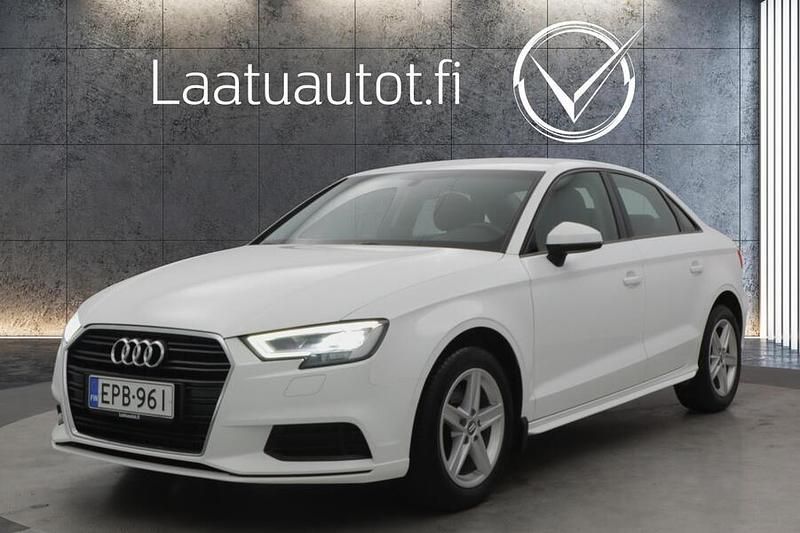 Käytetty Audi A3 Business 116 HP (85 kW) 2018 Sedan