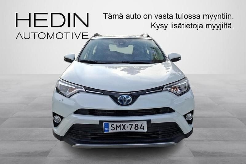 Käytetty Toyota RAV4 Hybrid Edition 155 HP (114 kW) 2018 Valkoinen Katumaasturi