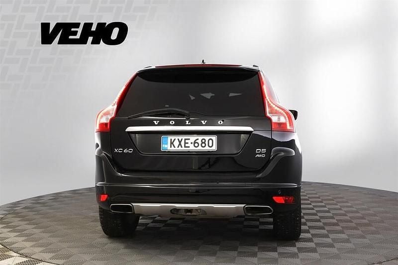 Käytetty Volvo XC60 Business Edition 215 HP (158 kW) 2013 Musta Katumaasturi