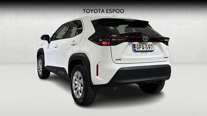 Käytetty Toyota Yaris Cross Active 116 HP (85 kW) 2022 Valkoinen Katumaasturi