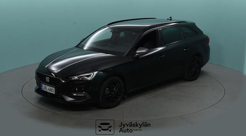 Musta Käytetty 2022 Seat Leon FR Farmari | 23 490 € (Kallis) - Kuva 1/3