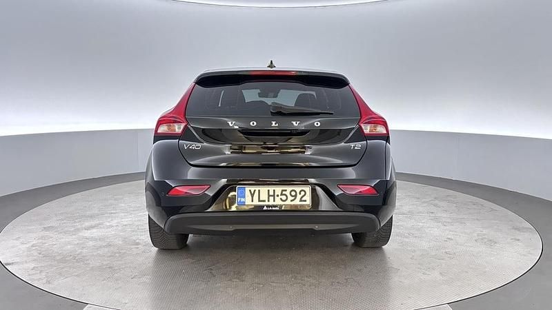 Käytetty Volvo V40 Business Edition 122 HP (89 kW) 2019 Farmari