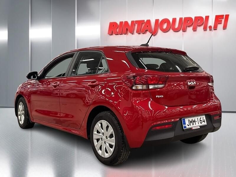 Käytetty Kia Rio LX 84 HP (61 kW) 2023 Punainen Viistoperä