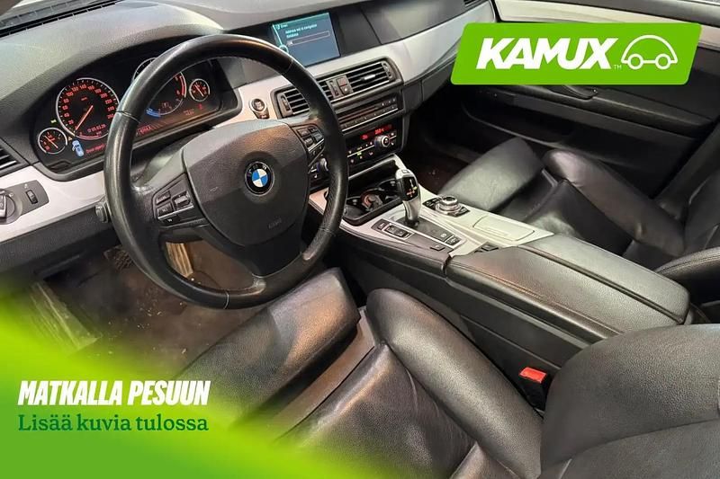 Käytetty BMW 520 Comfort Edition 184 HP (135 kW) 2012 Hopea / harmaa Farmari