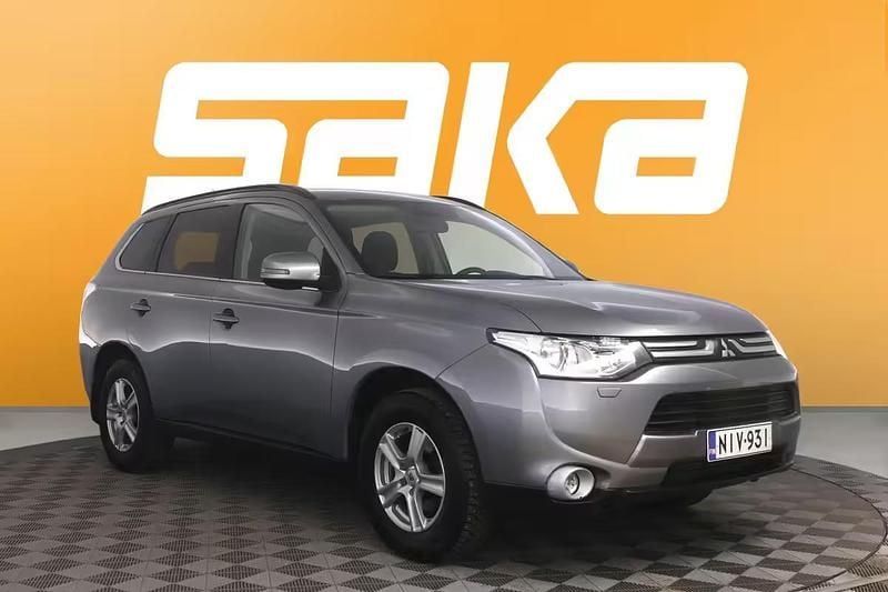 Käytetty Mitsubishi Outlander Intense 150 HP (110 kW) 2013 Katumaasturi