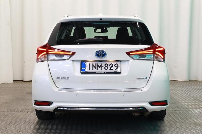 Käytetty Toyota Auris Touring Sports Active 99 HP (72 kW) 2017 Farmari