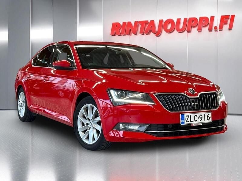 Punainen Käytetty 2017 Skoda Superb Style Sedan | 12 400 € (Hyvä tarjous) - Kuva 1/3