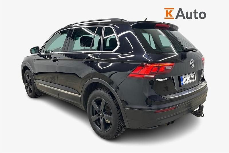 Käytetty VW Tiguan Comfortline 150 HP (110 kW) 2016 Musta Katumaasturi