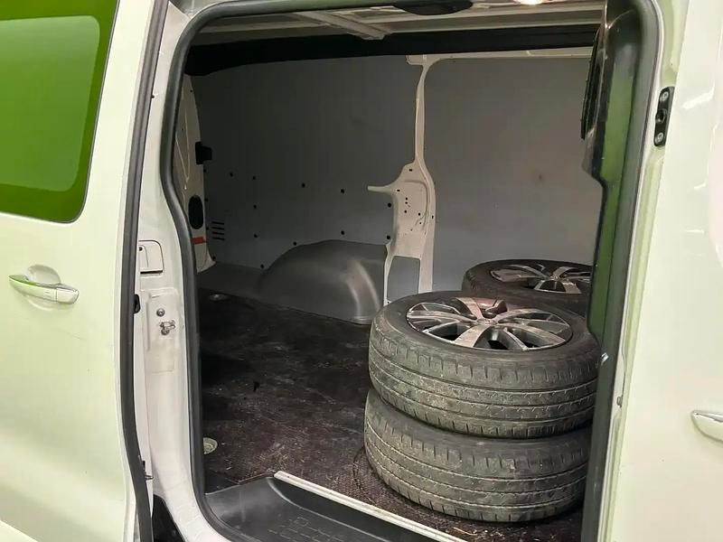 Käytetty Toyota Proace 177 HP (130 kW) 2019 Valkoinen Tila-auto