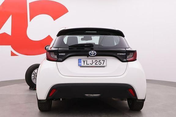 Käytetty Toyota Yaris Active 114 HP (83 kW) 2022 040 Viistoperä