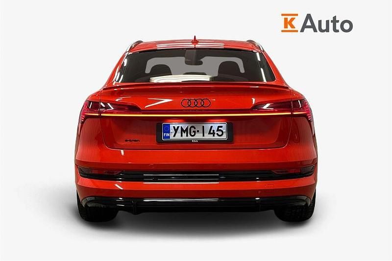 Käytetty Audi e-tron Sportback S-Line 300 kW (408 HP) 2022 Punainen Katumaasturi