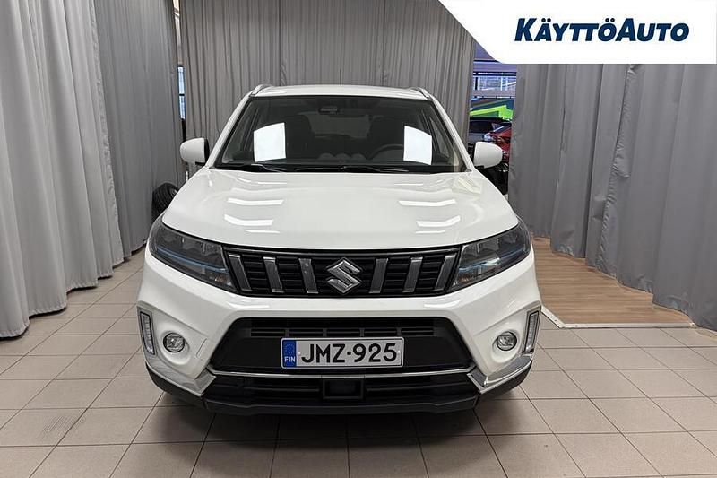 Käytetty Suzuki Vitara GL 116 HP (85 kW) 2023 Valkoinen Viistoperä