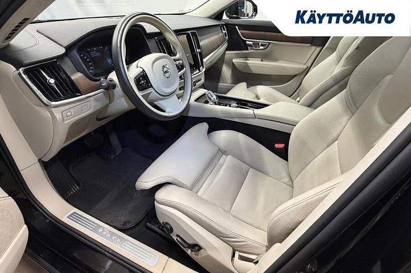 Käytetty Volvo S90 Business Edition 235 HP (172 kW) 2021 Sedan
