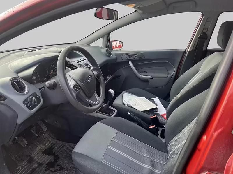 Käytetty Ford Fiesta Titanium 84 HP (61 kW) 2010 Valkoinen Viistoperä