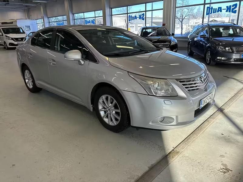 Käytetty Toyota Avensis Sol 126 HP (92 kW) 2009